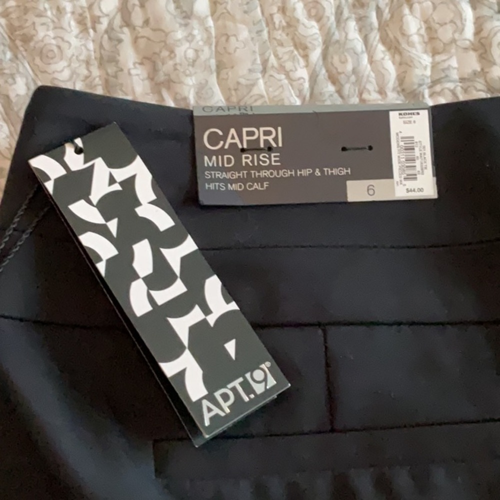 Apt. 9 Black Capri slacks